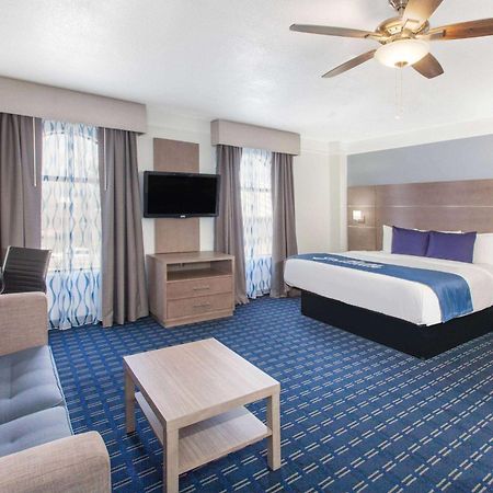Days Inn & Suites By Wyndham Webster Nasa-Clearlake-Houston Dış mekan fotoğraf