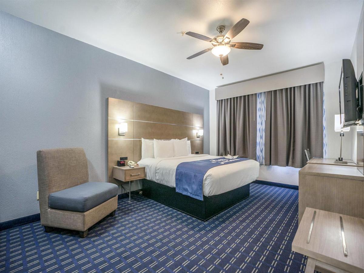 Days Inn & Suites By Wyndham Webster Nasa-Clearlake-Houston Dış mekan fotoğraf