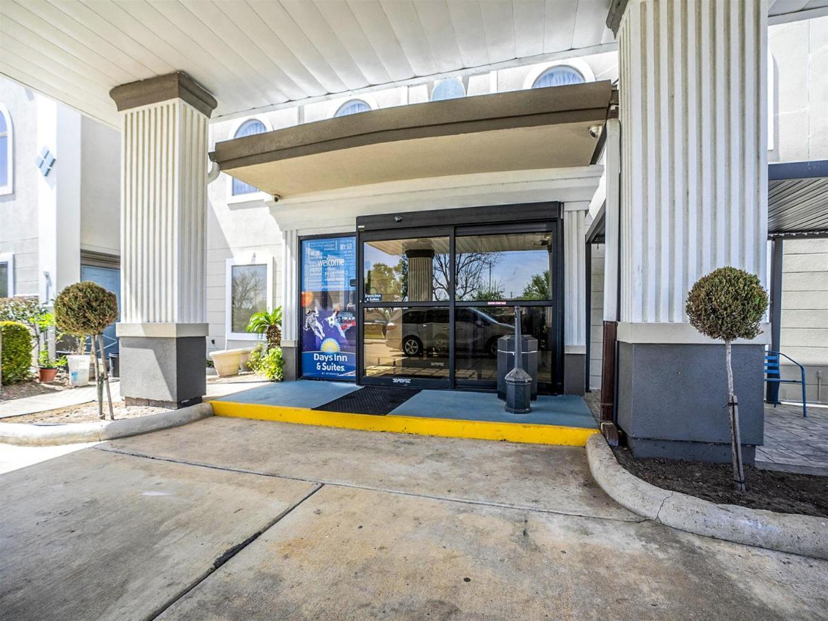 Days Inn & Suites By Wyndham Webster Nasa-Clearlake-Houston Dış mekan fotoğraf