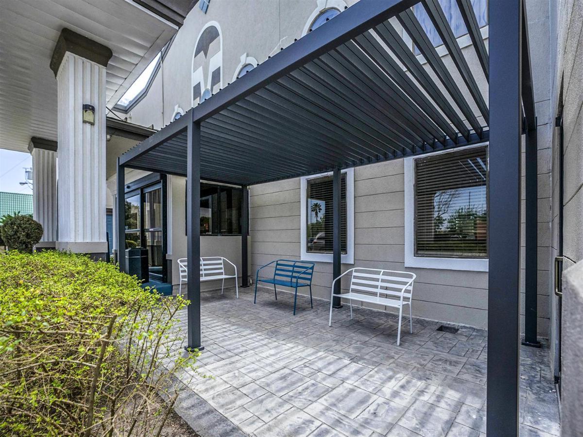 Days Inn & Suites By Wyndham Webster Nasa-Clearlake-Houston Dış mekan fotoğraf