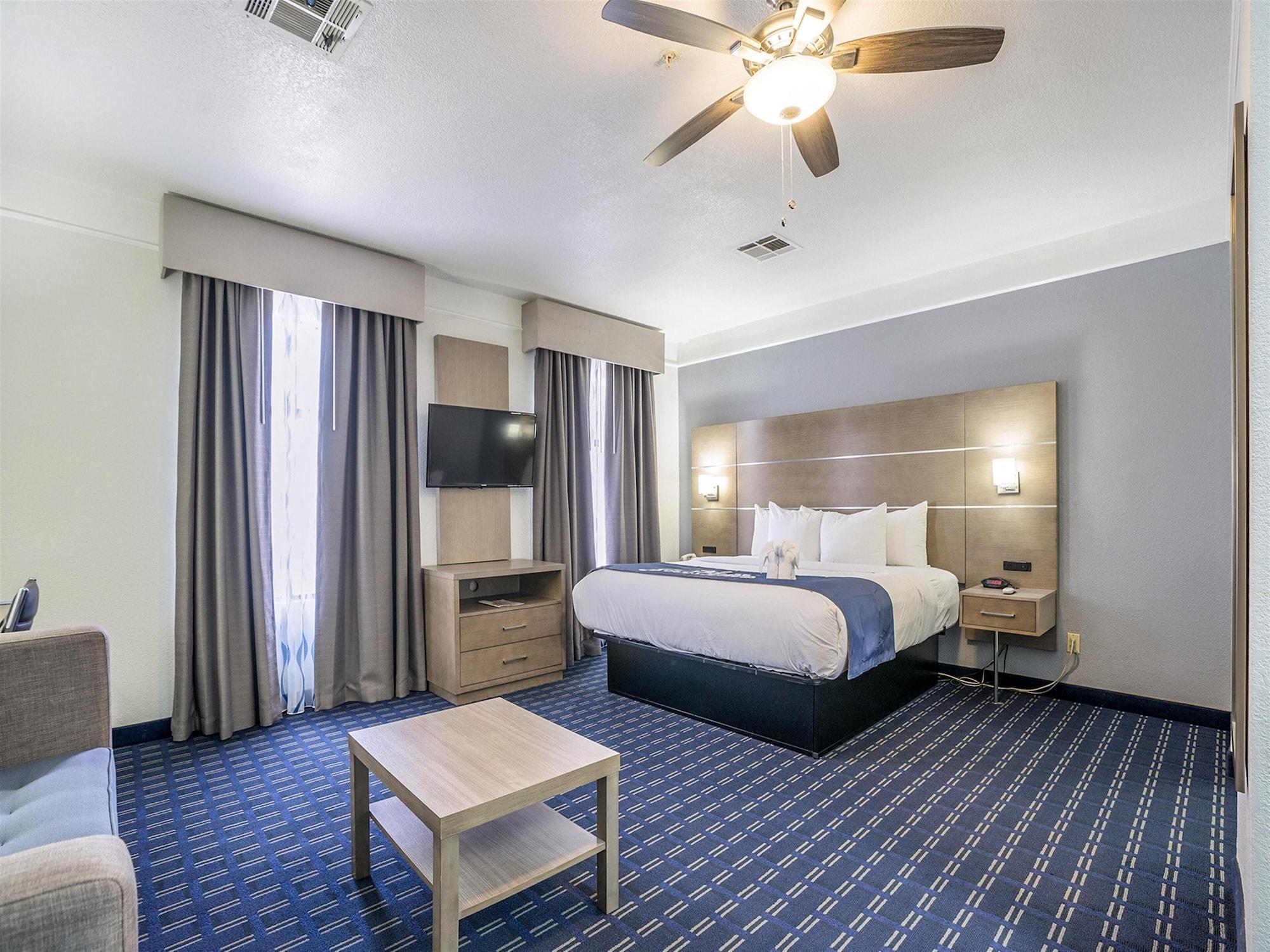 Days Inn & Suites By Wyndham Webster Nasa-Clearlake-Houston Dış mekan fotoğraf