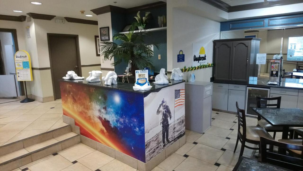 Days Inn & Suites By Wyndham Webster Nasa-Clearlake-Houston Dış mekan fotoğraf